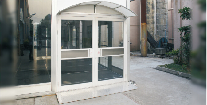 篷房門(mén)檐坡道