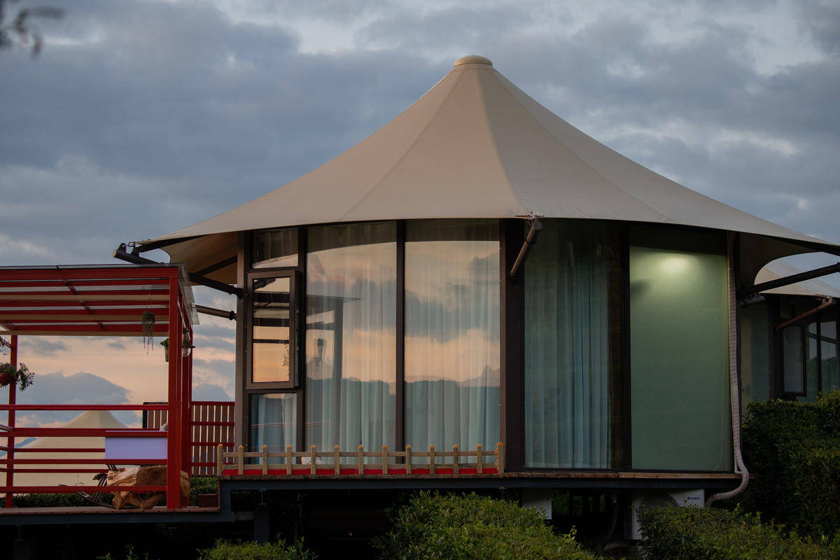 巖上茶居帳篷酒店